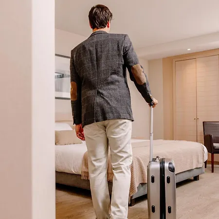 호텔 Aazaert By Wp 4*