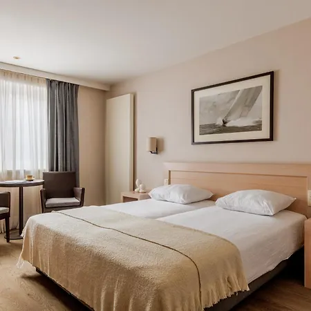 호텔 Aazaert By Wp 4*