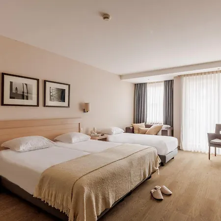 호텔 Aazaert By Wp 4*