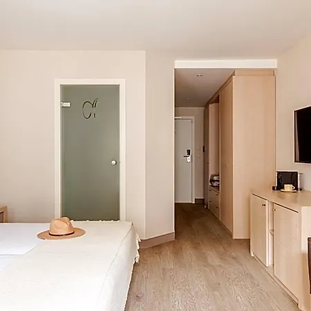 Hotel Aazaert By Wp 4*