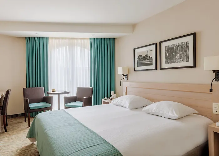 Hotel Aazaert By Wp 4*